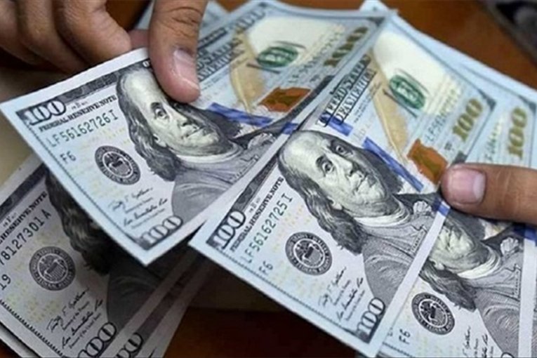 El dólar blue sigue escalando: superó los $1.300 y sumó casi $60 en tres días