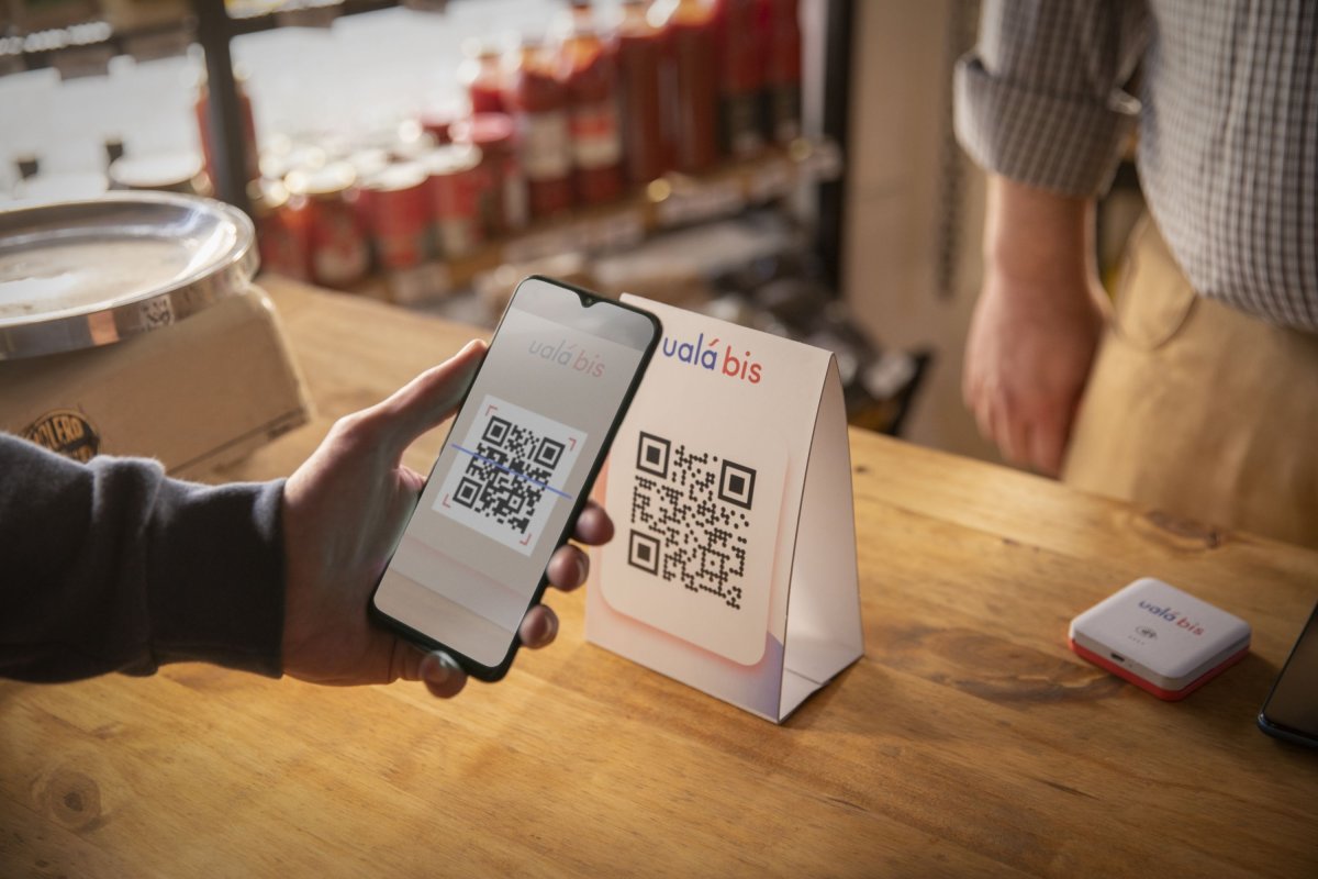 La norma apunta a "nivelar" el sistema de medios de pago con QR y a ampliar los usos del sistema de reconocimiento. La norma apunta a "nivelar" el sistema de medios de pago con QR y a ampliar los usos del sistema de reconocimiento.