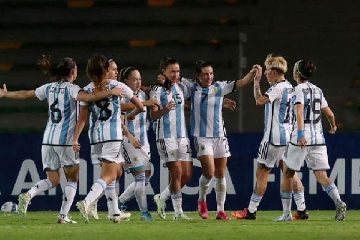 Estefanía Banini es la subcapitana del seleccionado argentino. Estefanía Banini es la subcapitana del seleccionado argentino.