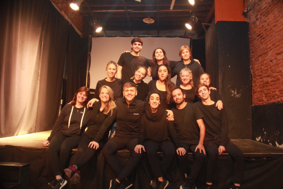 El elenco de Antígona se prepara para el gran estreno en octubre. Foto: Silvio Del Valle. El elenco de Antígona se prepara para el gran estreno en octubre. Foto: Silvio Del Valle.