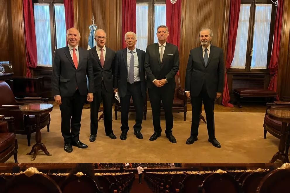 Los ministros de la Corte Suprema junto a Mariano Cúneo Libarona.