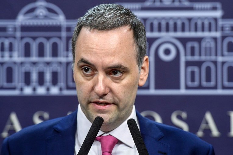 Adorni anunció la privatización parcial de la empresa que controla las centrales nucleares argentinas