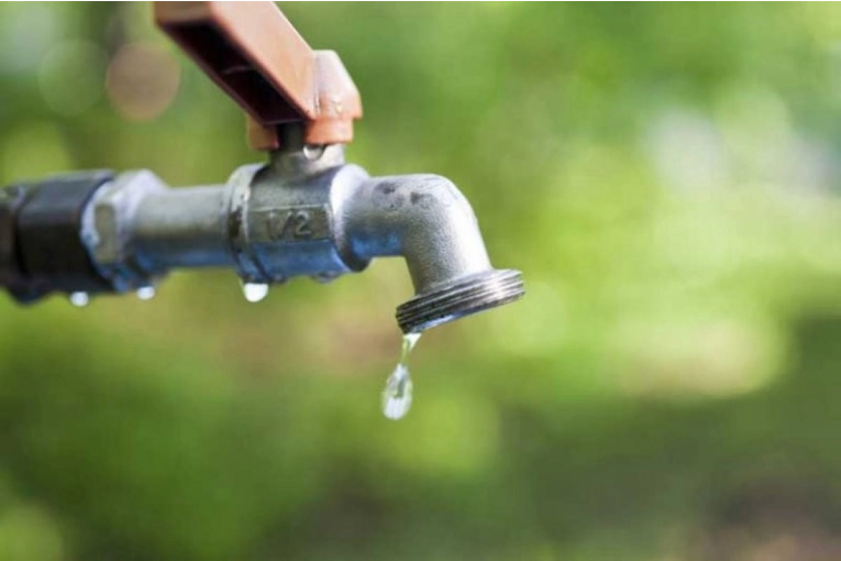 Realizan “pruebas técnicas” en la toma de agua y se restringe el servicio