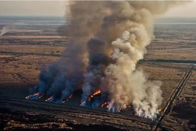 Persiste el alerta roja por incendios en Entre Ríos