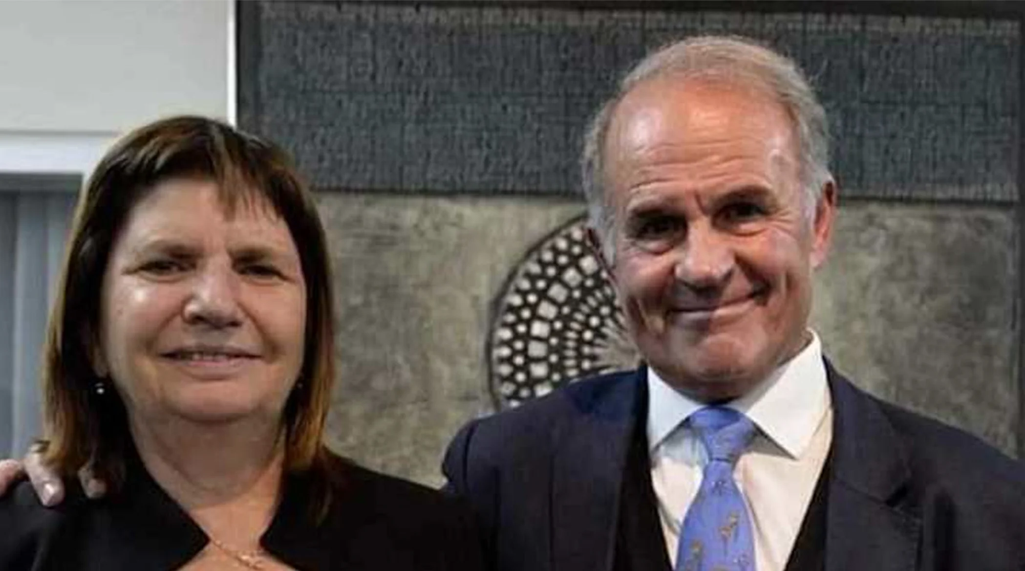 Fernando Brom junto a la Patricia Bullrich