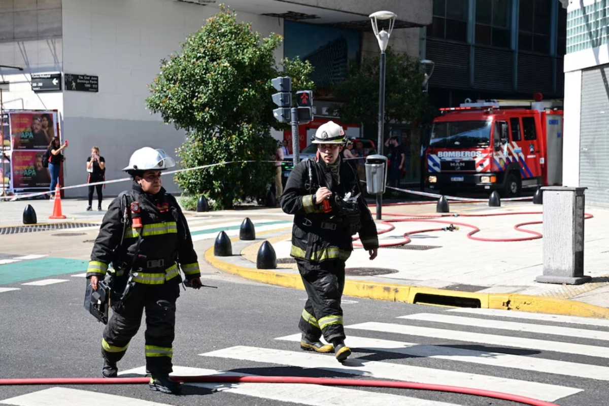 Bomberos asistieron a personas atrapadas