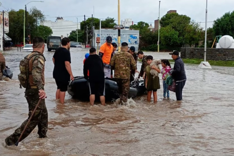 Bullrich y Petri viajan a Bahía Blanca por el trágico temporal: hay muertos y mil evacuados