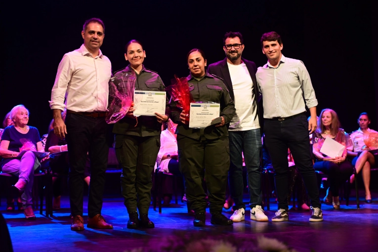 Davico homenajeó a más de 70 mujeres destacadas de la ciudad