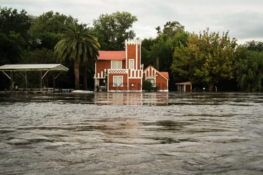 El r&iacute;o Gualeguaych&uacute; durante las crecientes del 2024
