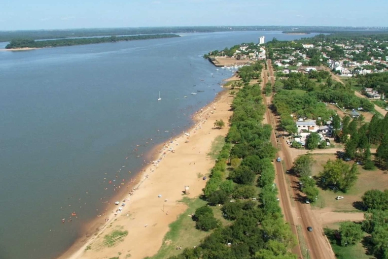 Abogado ambientalista alerta sobre impacto de planta de combustibles en el río Uruguay