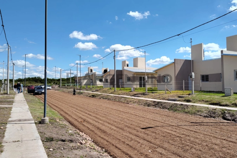 Las 78 familias restantes del barrio Vicoer siguen luchando por concretar sus viviendas