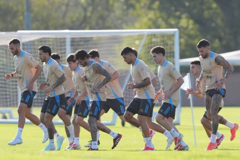 Con bajas, Argentina visita a Uruguay en busca de dar un paso más en las Eliminatorias