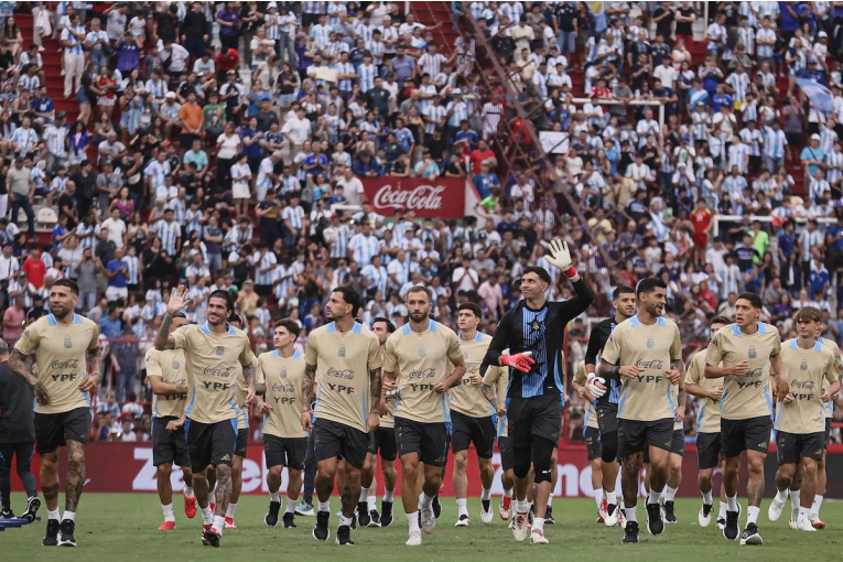 Ángel Correa y Paz le dieron el triunfo a la Selección Argentina en el amistoso benéfico