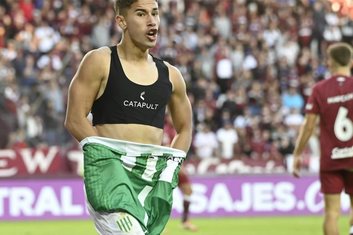 El festejo de Rivera cuando marcó el empate. El festejo de Rivera cuando marcó el empate.