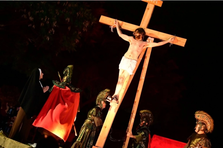 La Costanera de Gualeguaychú vivió la pasión y muerte de Cristo