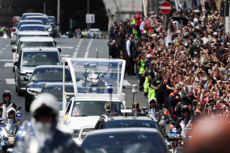 Luego de un multitudinario funeral, el papa Francisco ya descansa en la basílica de Santa María la Mayor
