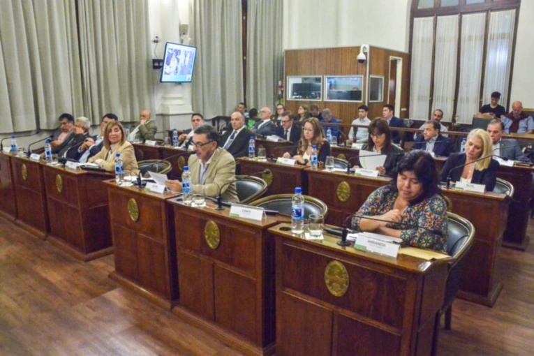 El Senado exige al Gobierno detalles sobre delitos cometidos por policías