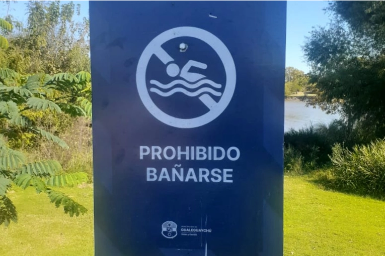 Seguridad: instalan cartelería preventiva en los márgenes del río Gualeguaychú