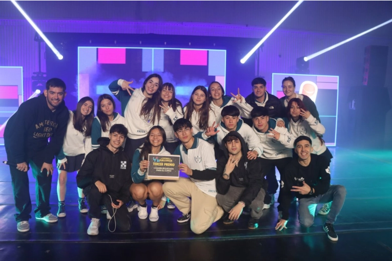 Coreografías, creatividad y premios marcaron la segunda edición de Guale Egresa