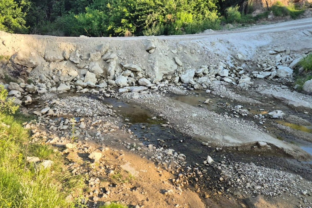 Hay que restituir el Arroyo El Salto a su cauce