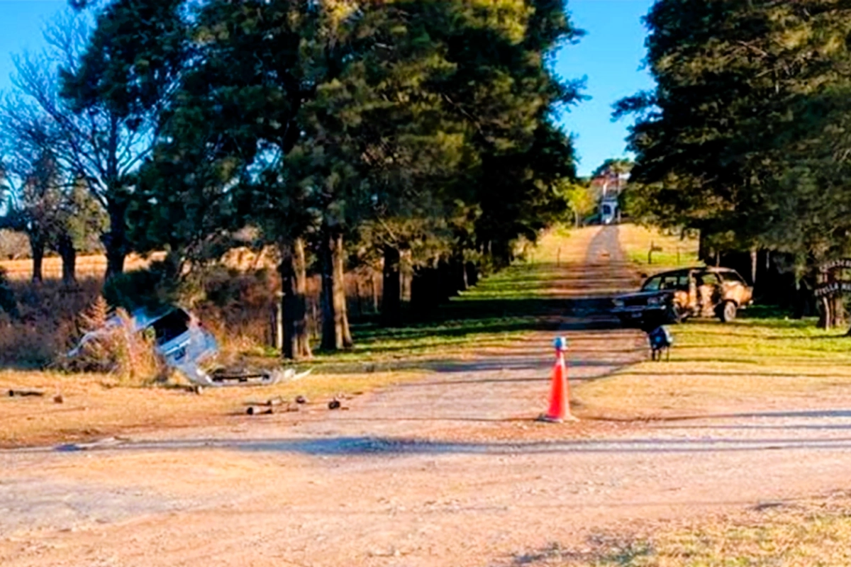 Choque de dos veh&iacute;culos en Diamante
