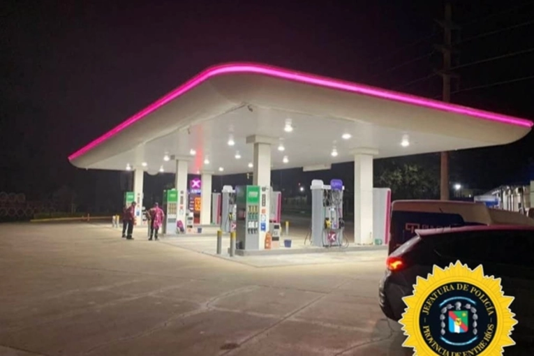Robo a una estaci&oacute;n de servicio: Se llevaron dos cajas fuertes y millones en pesos y d&oacute;lares