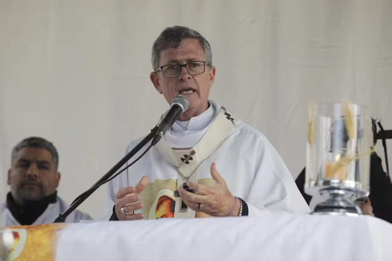 García Cuerva en San Cayetano: "no podemos desentendernos de los que revuelven los tachos de basura"