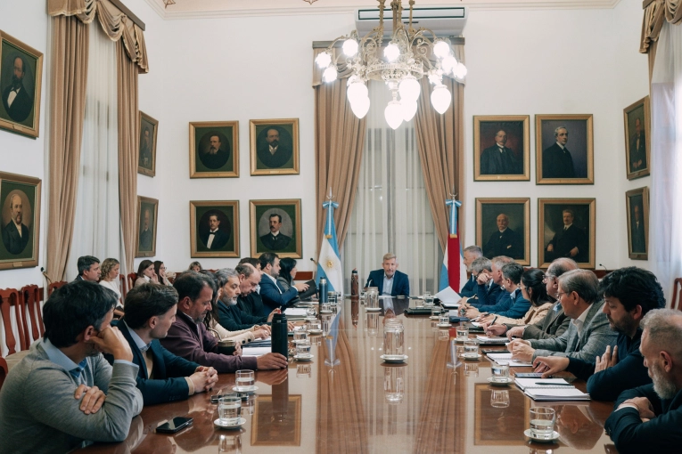 Frigerio presidió una nueva reunión de gabinete centrada en obras y eficiencia del Estado