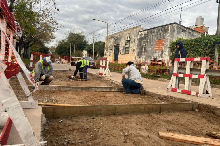 Continúan los trabajos de bacheo en distintas calles de la ciudad