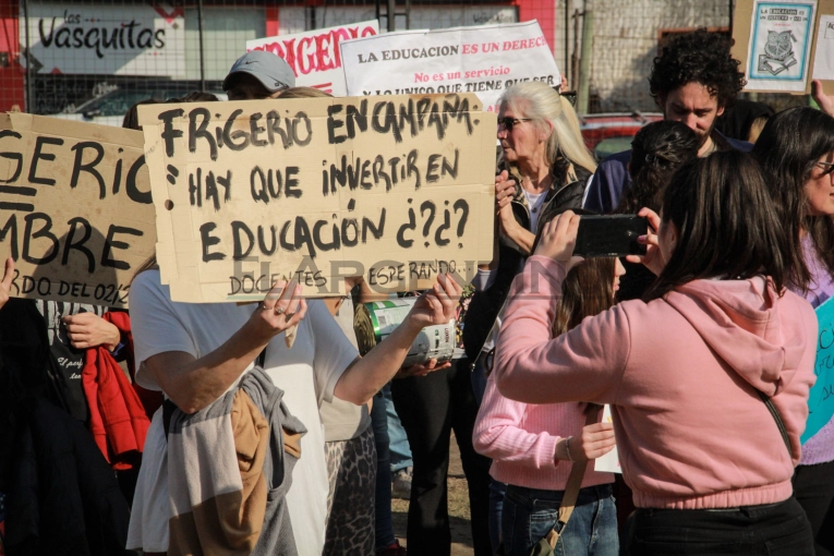 Entre Ríos, atrapada entre el ajuste, la deuda y el retroceso educativo