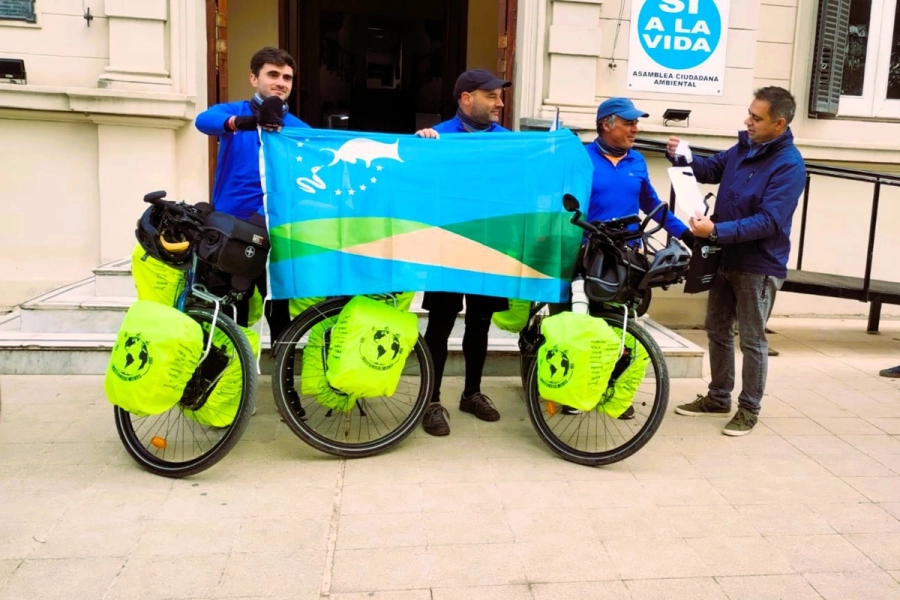 El Intendente de Gualeguaych&uacute; otorg&oacute; algunos presentes a los ciclistas
