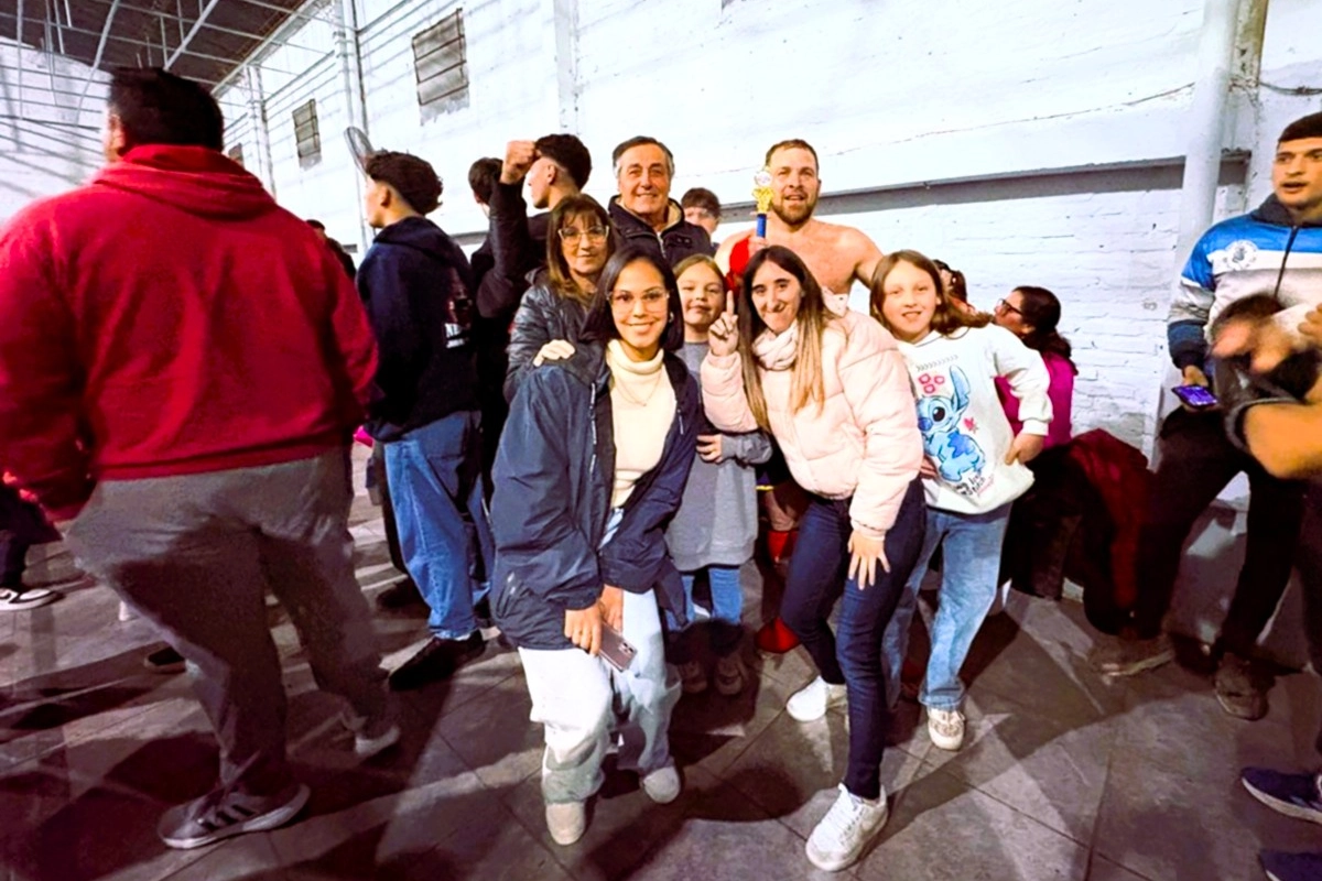 Santellán agradece a su familia y Oroño Team