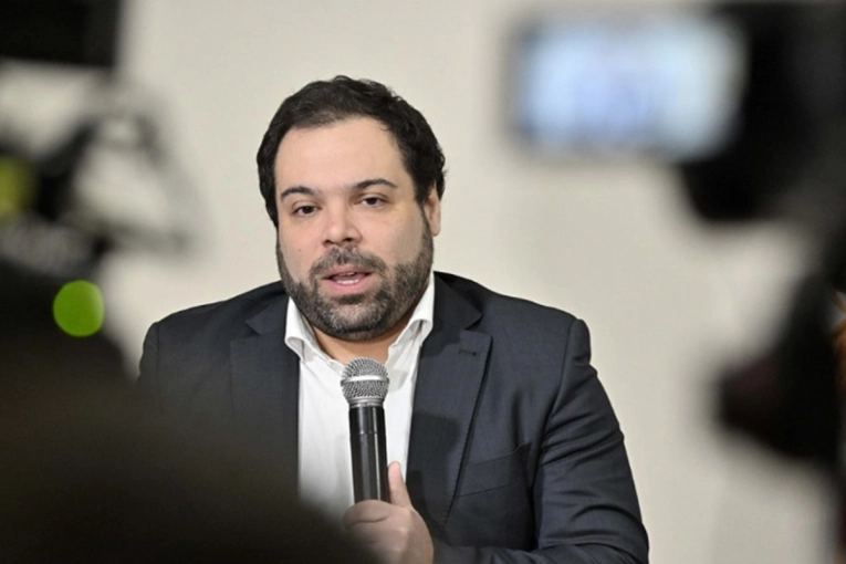 Troncoso desminti&oacute; la posible privatizaci&oacute;n de Salto Grande y pidi&oacute; calma