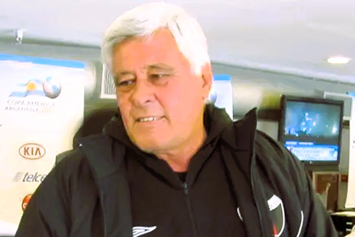 Ernesto Juan Álvarez jugador de fútbol