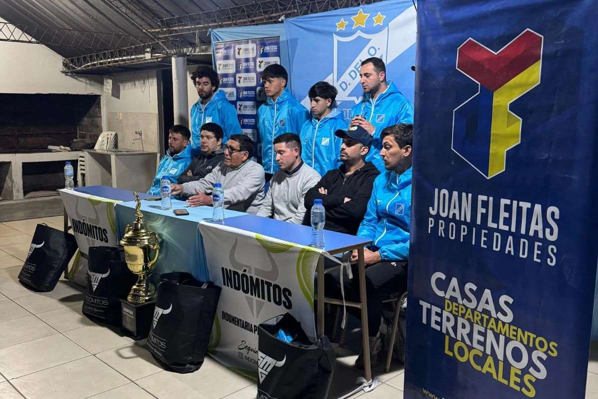 Presentación de nueva indumentaria