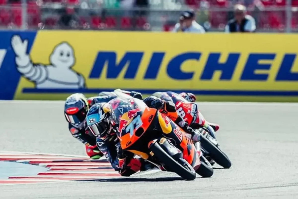 Perrone volvió a sumar puntos en Moto 3