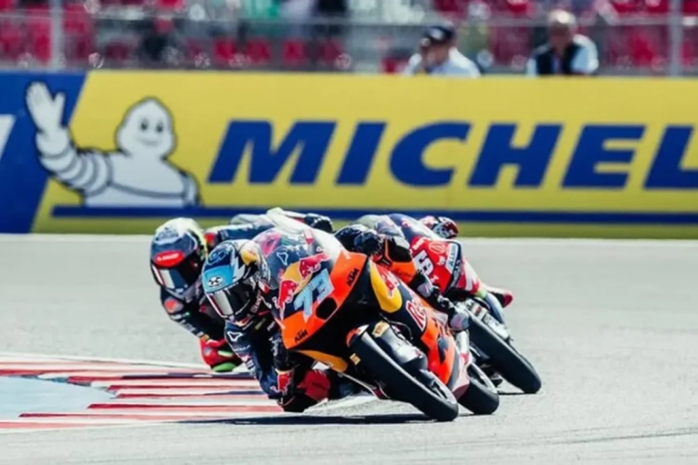 Moto 3: Valentín Perrone protagonizó una buena remontada y terminó 10° en el GP de Cataluña