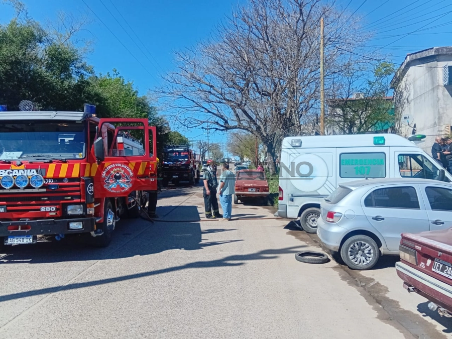 R&aacute;pidamente lleg&oacute; la asistencia de Bomberos Voluntarios y la la Guardia M&eacute;dica del Hospital Centenario