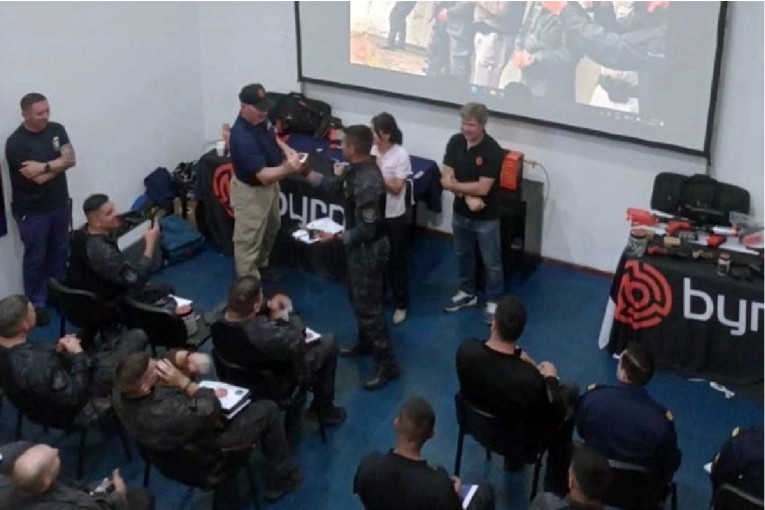 La Policía de Entre Ríos incorpora el arma no letal Byrna