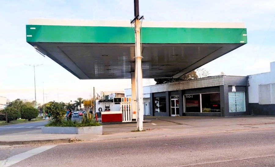 Cierre de estaciones de servicios en Gualeguaych&uacute;, trabajadores en la calle con m&aacute;s de 18 a&ntilde;os de servicios