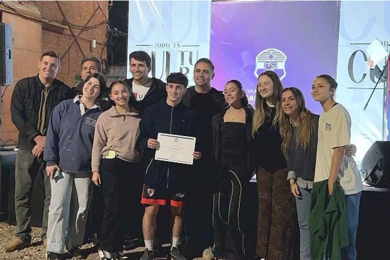 El Municipio hizo entrega de 9 millones de pesos a los estudiantes carroceros