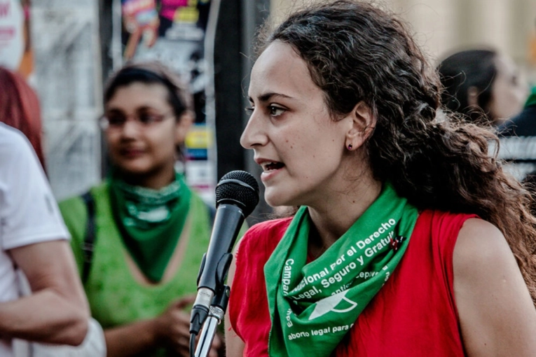 “Los que viven de su trabajo no pueden seguir pagando la crisis”: el planteo de Nadia Burgos