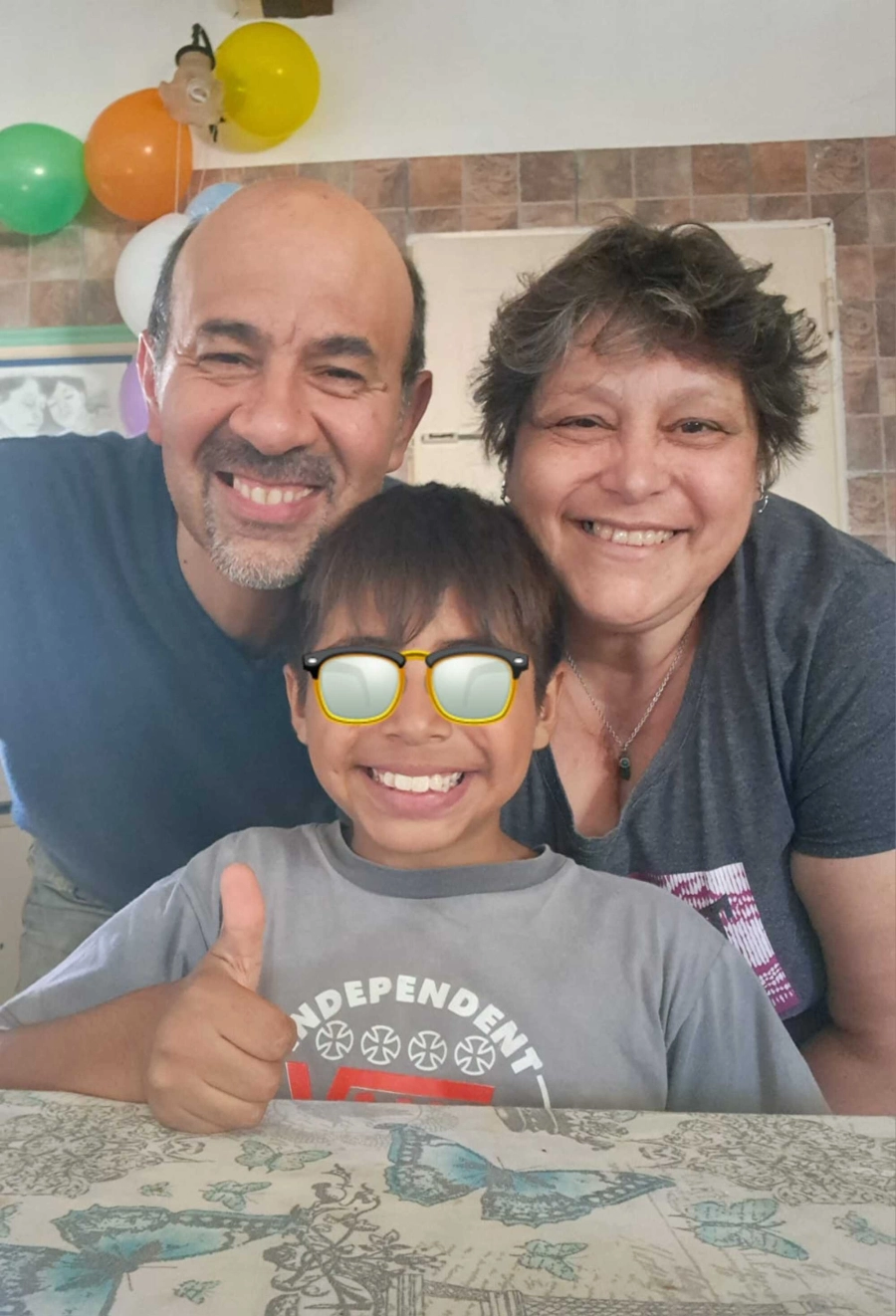 <i>Ver&oacute;nica, junto a su pareja y su hijo</i>