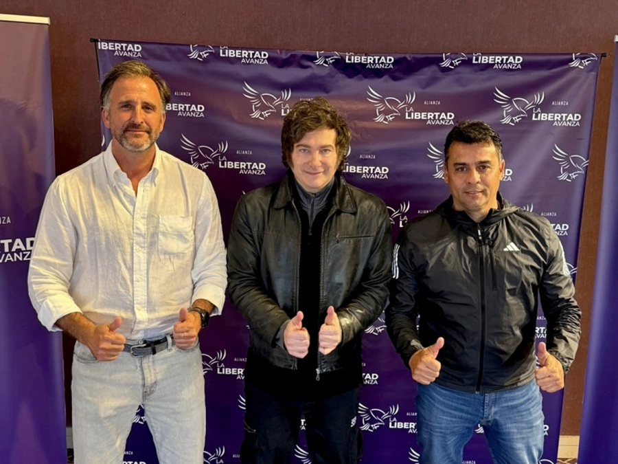 Candidato nacionales al senado Joaquín Benegas Lynch y candidato a diputado Andrés Laumann con el Presidente Javier Milei