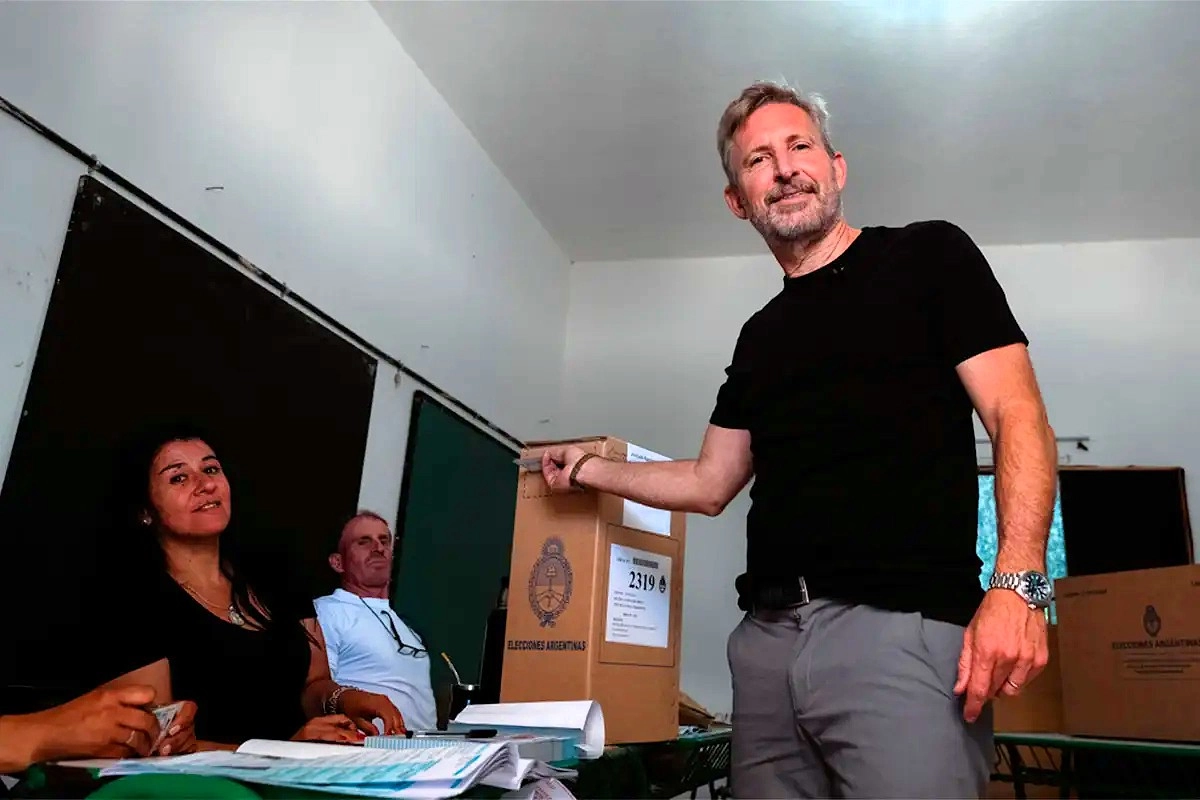Frigerio voto en Villa Paranacito
