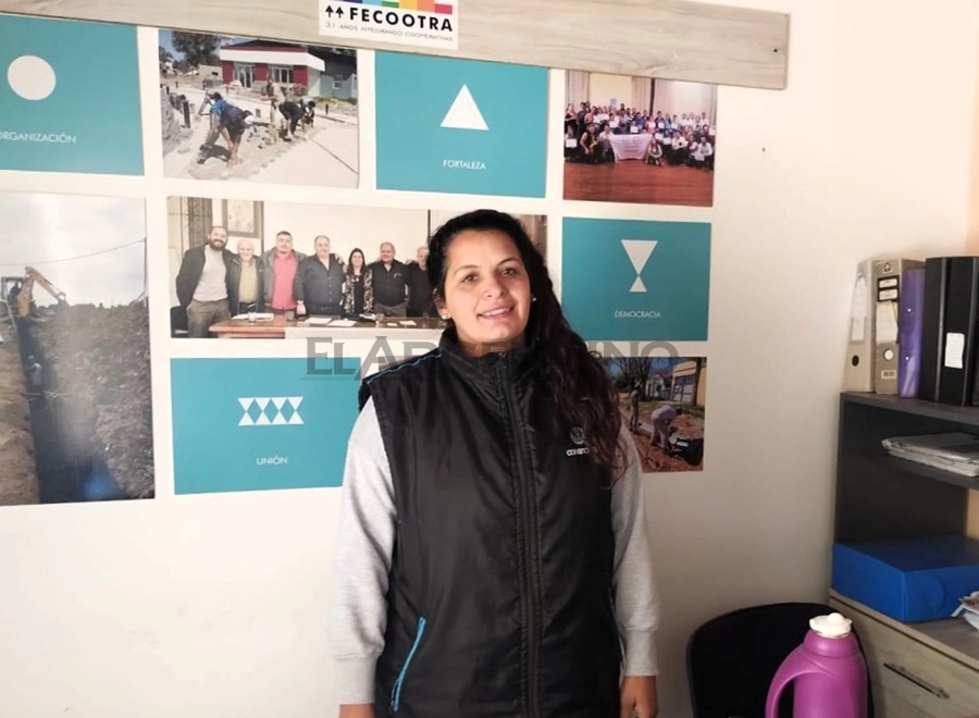 Celeste en la oficina comercial de Seccional Fecootra Entre R&iacute;os