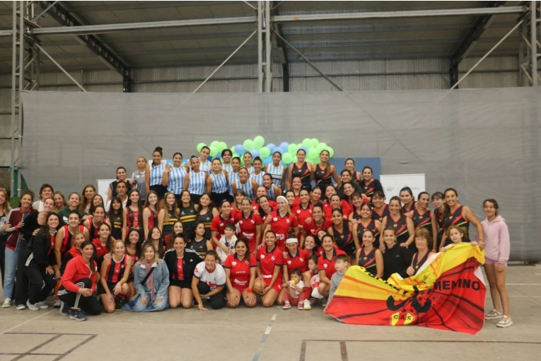 Gualeguaychú celebró un gran año para el hockey municipal en el Polideportivo Norte