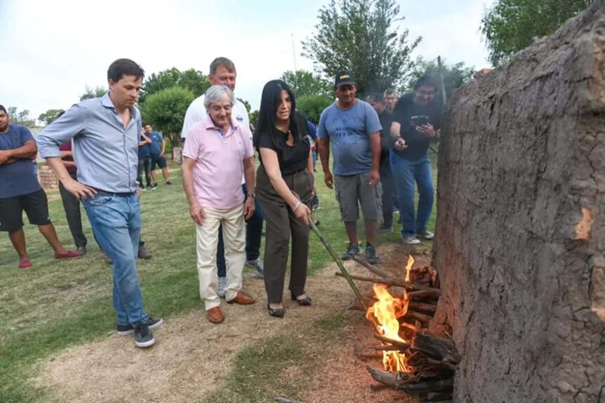 La vicegobernadora de la provincia Alicia Aluani