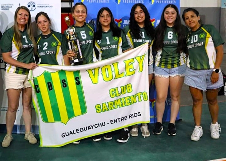 Equipo de v&oacute;ley femenino que represent&oacute; a Sarmiento 2025