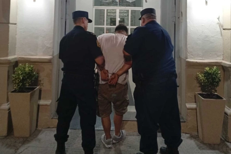 Un sujeto fue detenido por generar da&ntilde;os en una vivienda